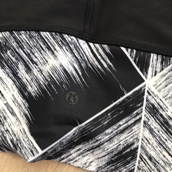 Lululemon athletica - Picture 3 of 4